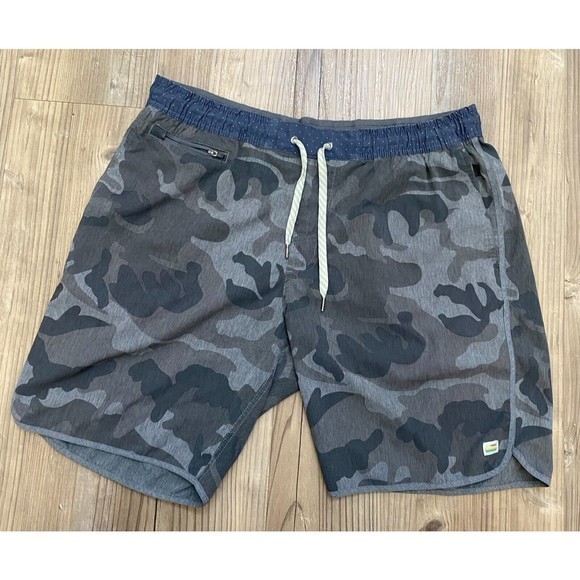 Vuori Banks Shorts Mens Unlined Gray Camo V Cycled 4 Way Stretch Gym Workout - Picture 1 of 6
